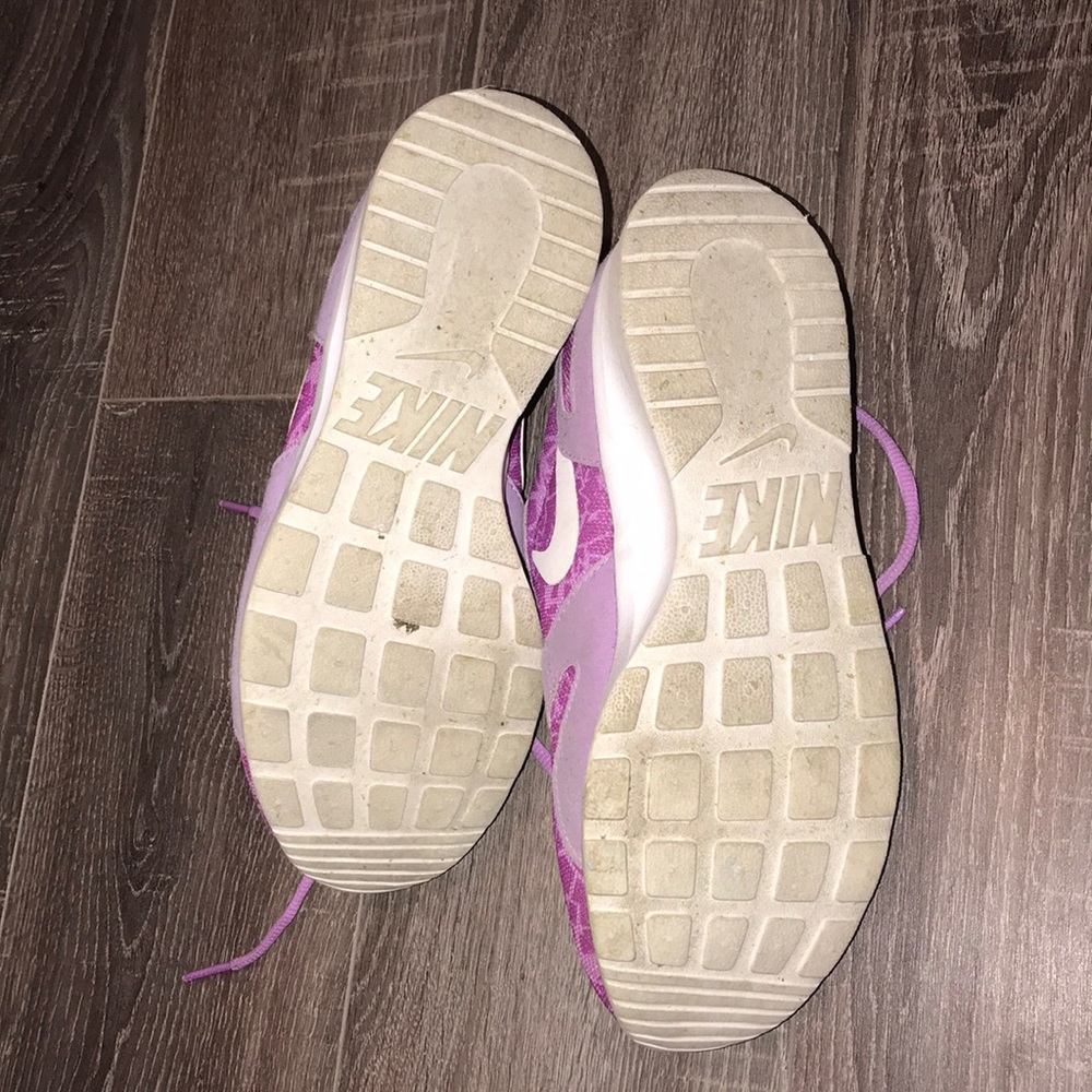 Nike’s - Picture 5 of 6